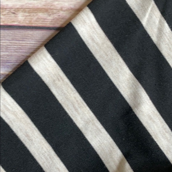 Honey and Lace Brea Dress - Picture 2 of 3